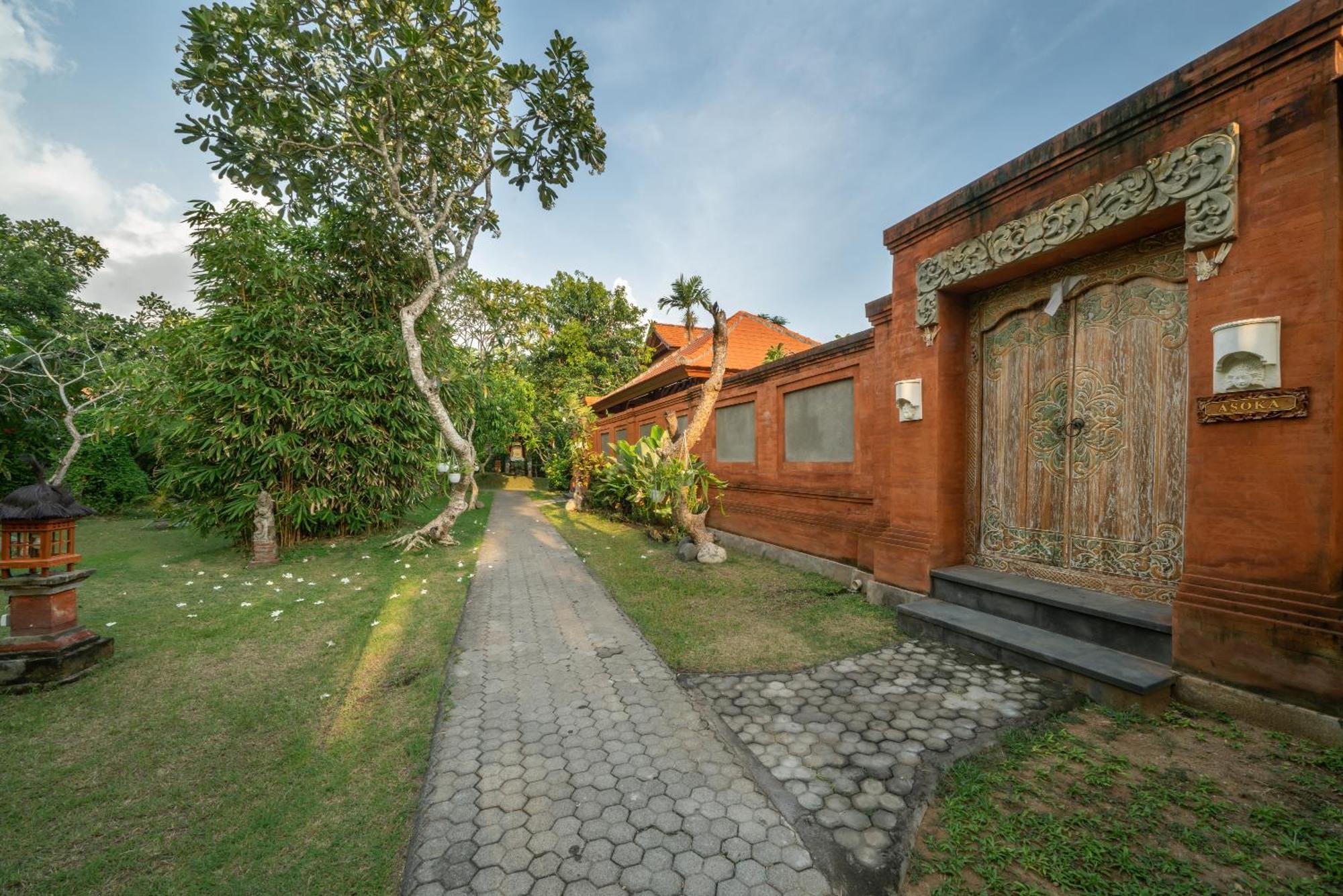 Three Brothers Bungalows & Villas Legian Zewnętrze zdjęcie